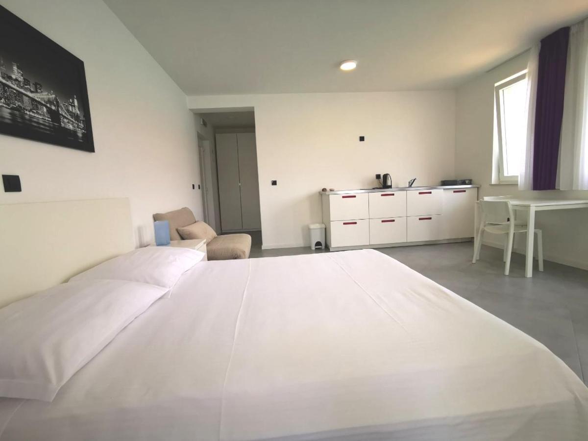 Hotel Hrvoje Pag Town Zewnętrze zdjęcie